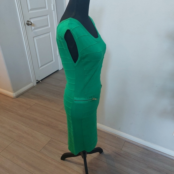 Xoxo Woman Green Dress with Gold Zipper. Extra Large - Picture 3 of 16